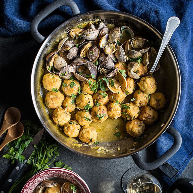 albóndigas-de-merluza-en-salsa-de-azafrán